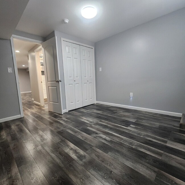 Building Photo - "Charming 2-Bed Basement Apartment with Hardwood Floors in Clinton, MD!"