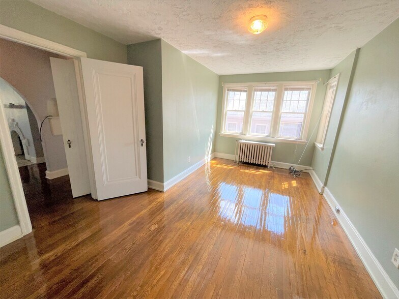 Building Photo - 6532 Wilkins Ave