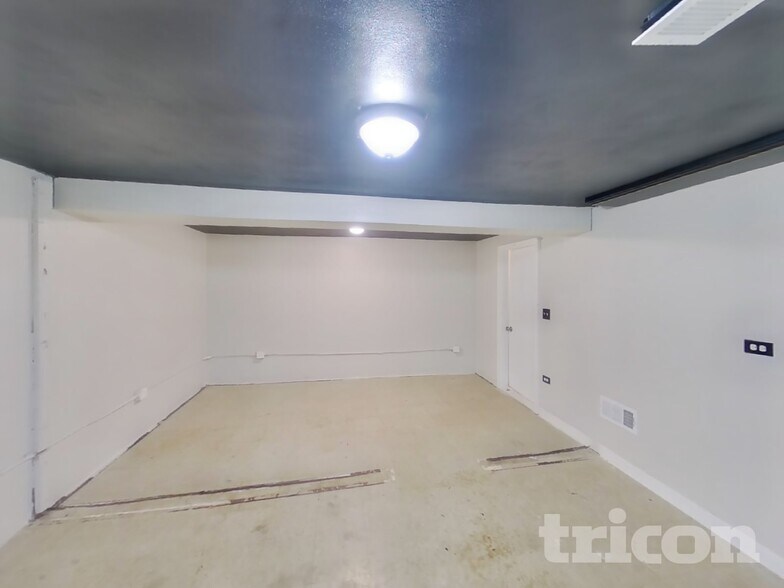 Building Photo - 36493 N Hawthorne Ln