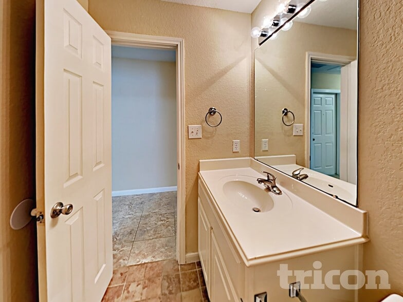 Building Photo - 5746 Butch Canyon