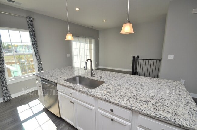 Building Photo - 200 Misty Pike Dr