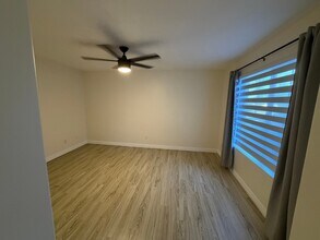 Building Photo - 372 S 930 W