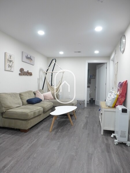 Building Photo - 34 Cunard St