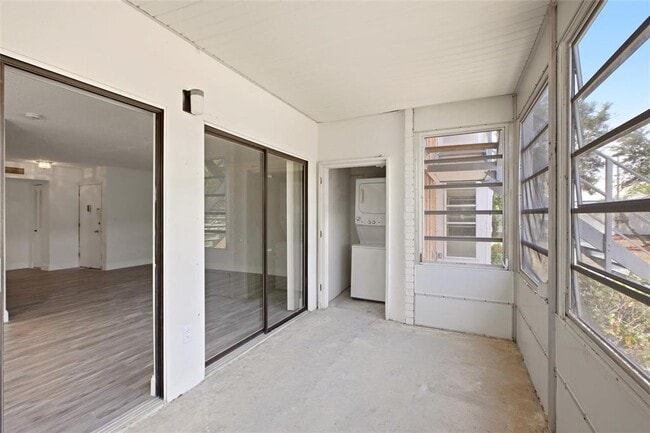 Building Photo - 22333 Edgewater Dr