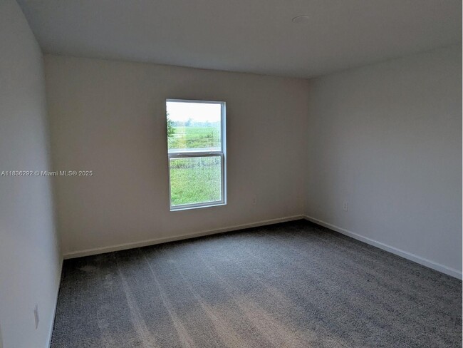 Building Photo - 2406 McKinley Dr