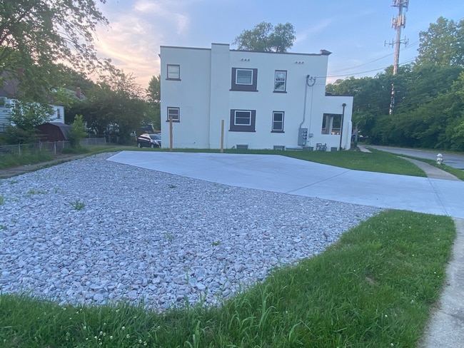 Parking Pad - 2546 Duck Creek Rd