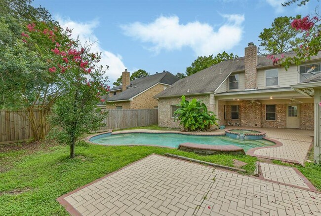 Building Photo - 2427 Shelby Park Dr