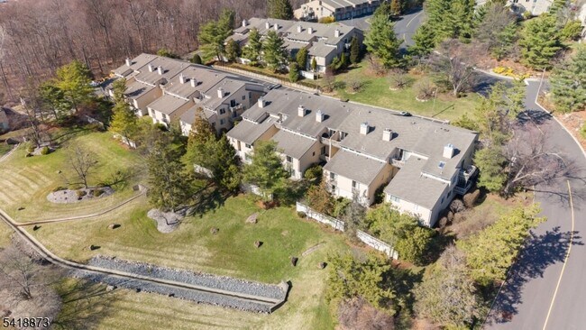 Building Photo - 11 Colton Cir