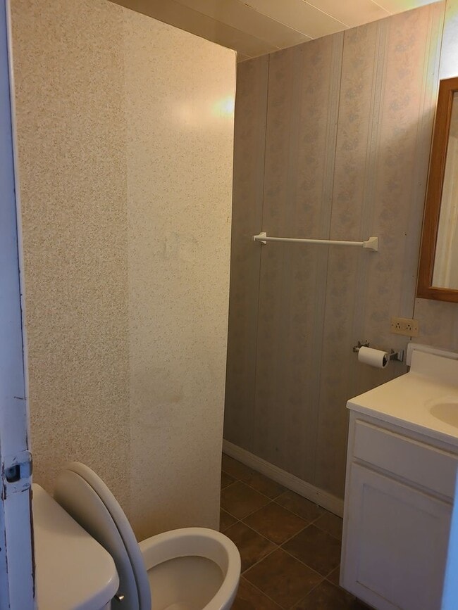 Building Photo - 55+ mobile home community. On canal to bea...