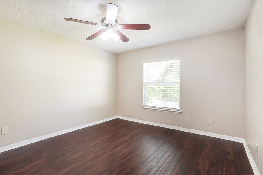 Building Photo - 282 Turtle Dove Dr