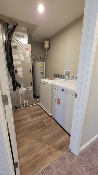 Laundry Upstairs - 3397 Sunbeam Pl