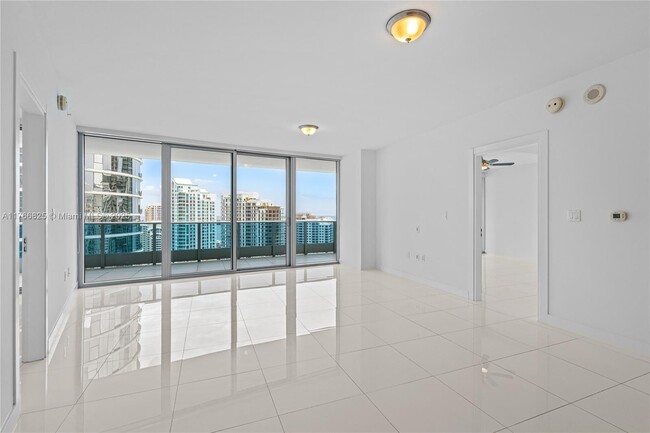 Building Photo - 200 Biscayne Blvd Way