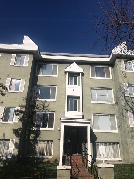 Building Photo - 750 Barnaby St SE