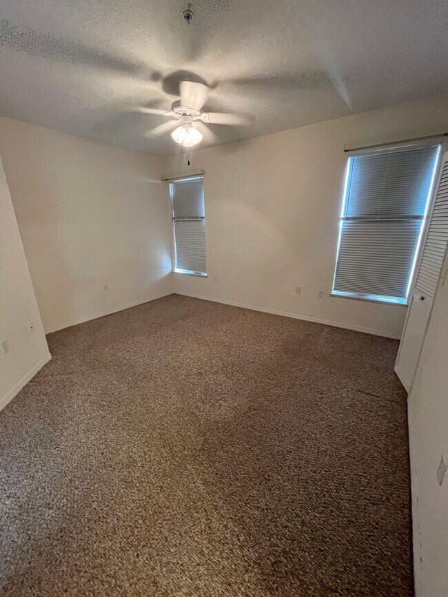 Building Photo - 1100 Lake Shadow Cir