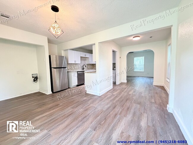 Building Photo - 2513 Southland St