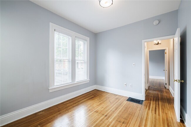 Building Photo - 222 Gregory St