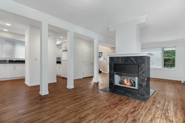 Building Photo - Large Capitol Hill House- Prime Location