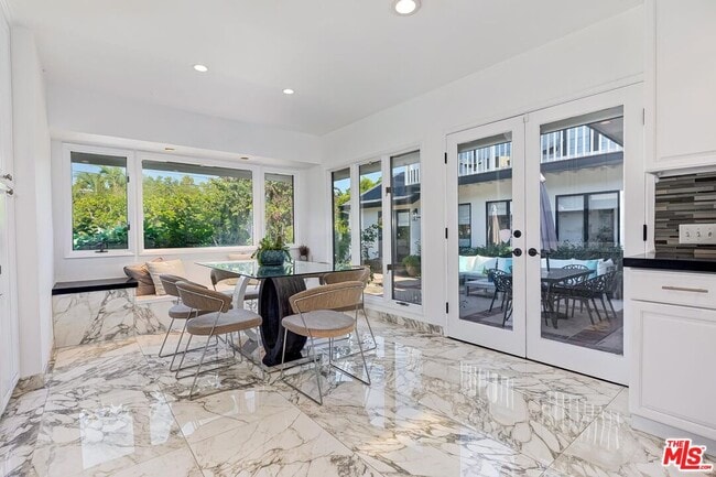 Building Photo - 612 Elm Dr