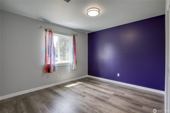 Building Photo - 2 bedroom close to the beach