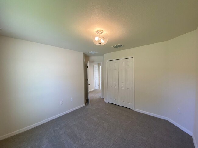 Building Photo - Desirable Citrus Springs Neighborhood 4/2/2 *WON'T LAST*