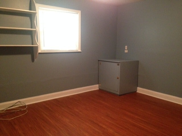 Building Photo - --APPLICATION PENDING CURRENTLY UNAVAILABLE-- 5 BR / 2.5 BA Split Level in Early Settlers Landing...