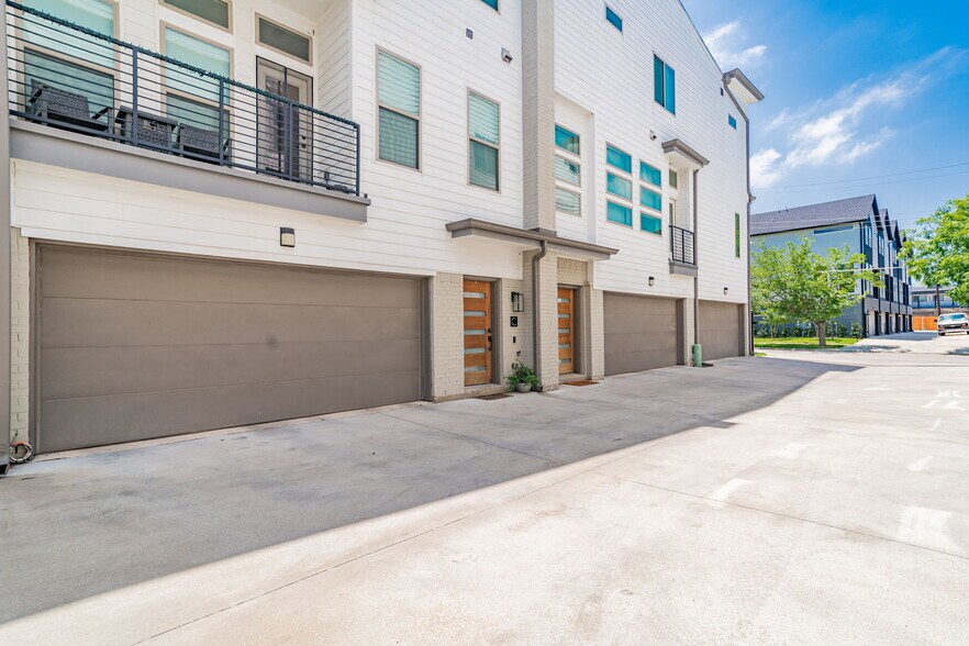 Building Photo - 4706 Virginia Ave