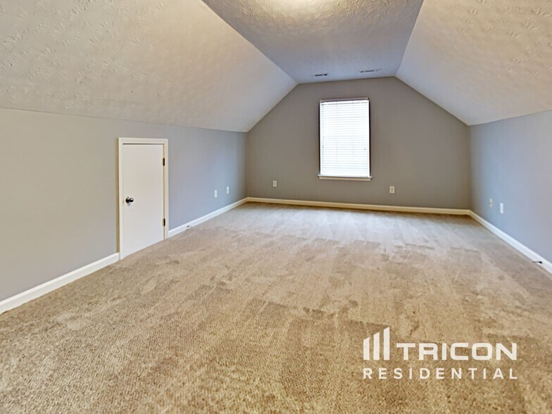 Building Photo - 9765 Moss Pointe Path