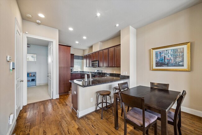 Building Photo - 2848 Leeland St