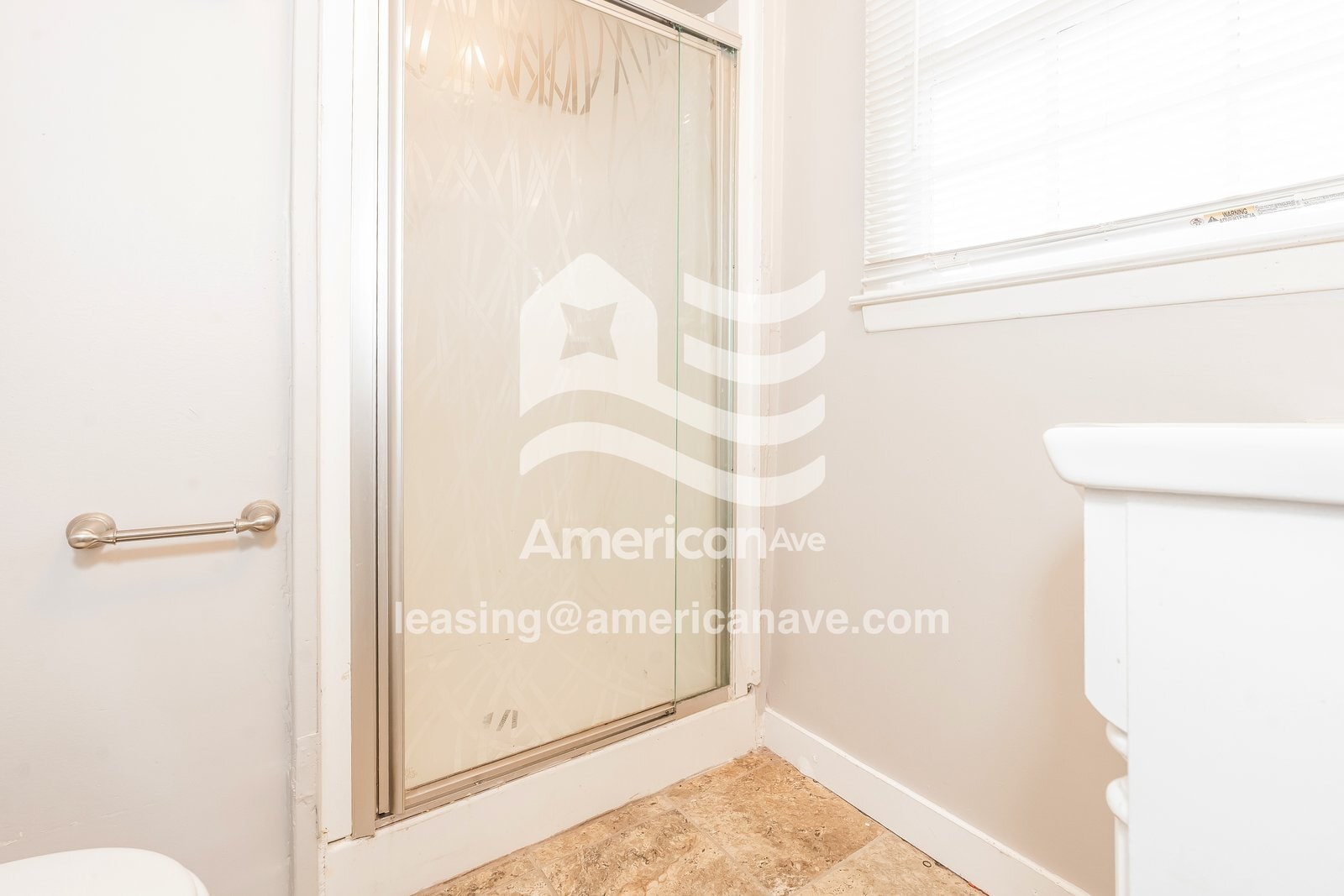 Building Photo - 404 Laurie Ln