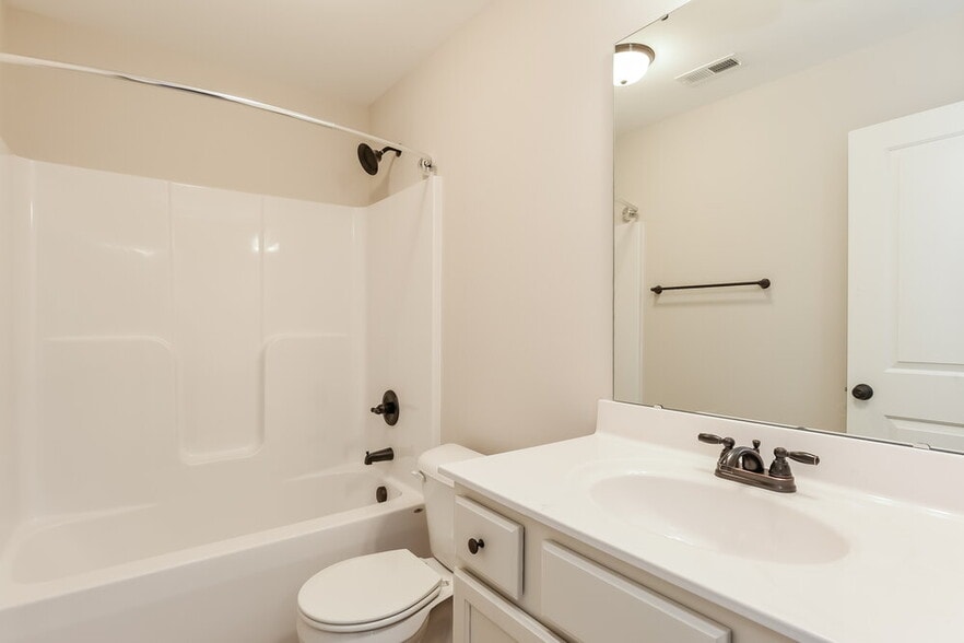 Building Photo - 49 Trl Pt Cir
