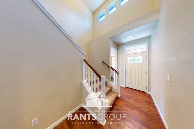 Building Photo - 4322 Dudley Dr NE
