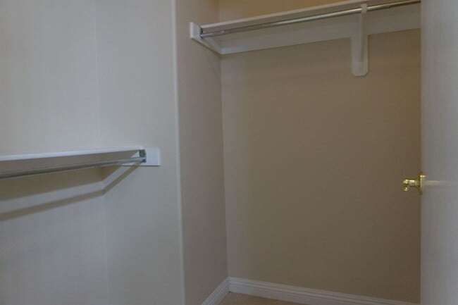 Building Photo - 5258 Cedar Bridge Ct