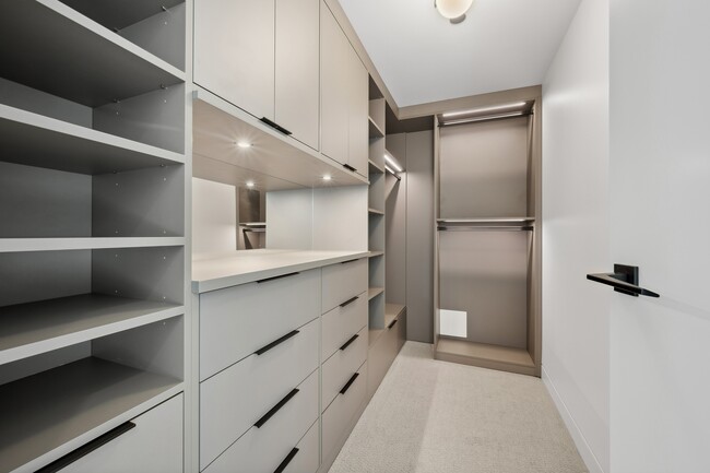 Building Photo - 180 E Pearson St