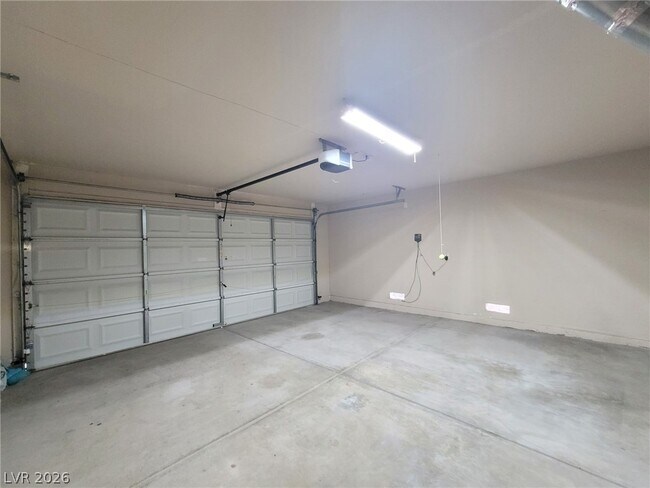 Building Photo - 8217 Broward Ln