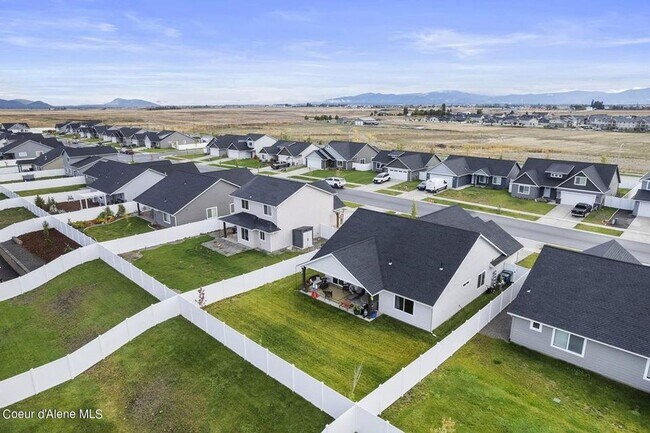 Building Photo - 3813 N Pradera Ct