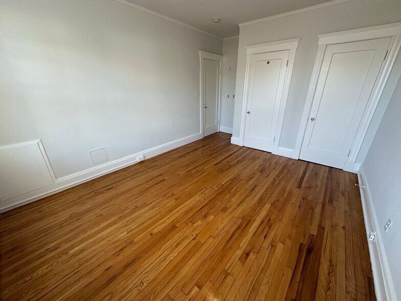 Building Photo - 119 Highland Ave