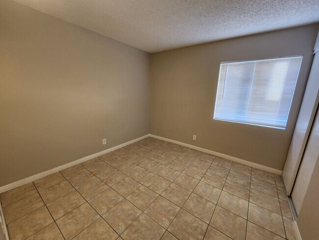 Building Photo - 1705 Breckenwood Ct
