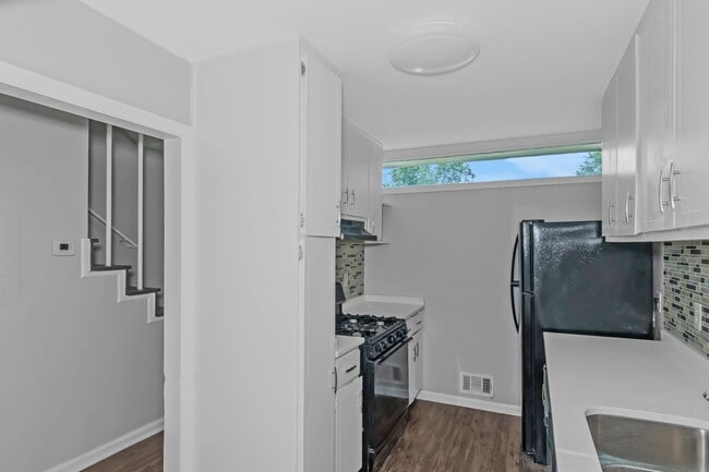 Building Photo - Don’t Miss Out! Look, Lease, and Live Specials EXTENDED to February 14th!