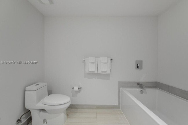 Building Photo - 4010 S Ocean Dr