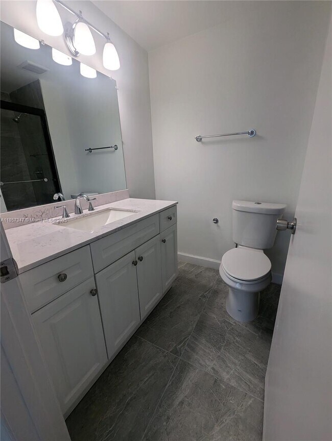 Building Photo - 16661 Hemingway Dr
