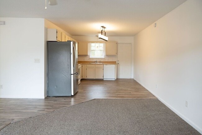 Building Photo - 5025 Bess Moore Rd