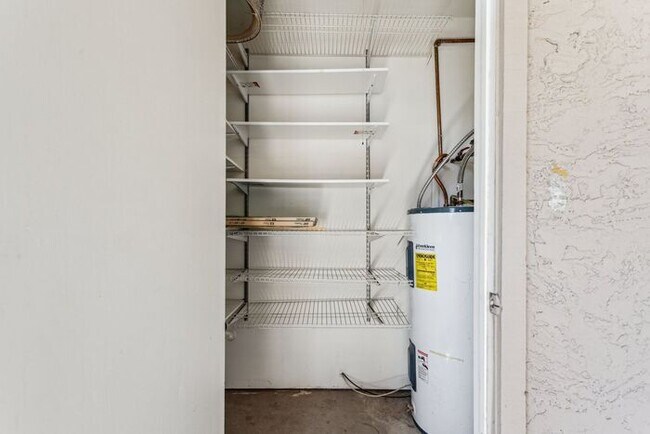 Building Photo - Prime poolside corner 2 bedroom 2 bath con...