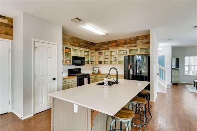 Building Photo - 903 Peyton Pl