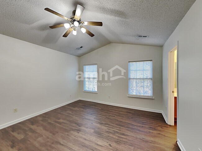 Building Photo - 7739 Sullivans Trace Dr