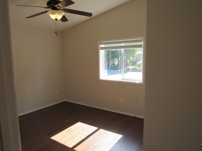 Building Photo - 14750 Cardoza Ct