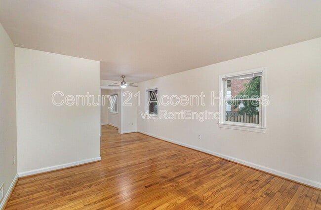 Building Photo - 2032 Arlington Ter