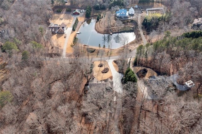 Building Photo - 180 Forest Glen Dr