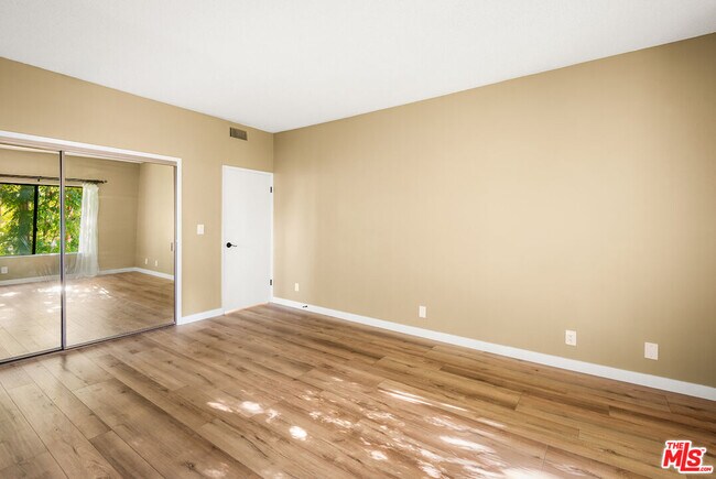 Building Photo - 1944 Glendon Ave