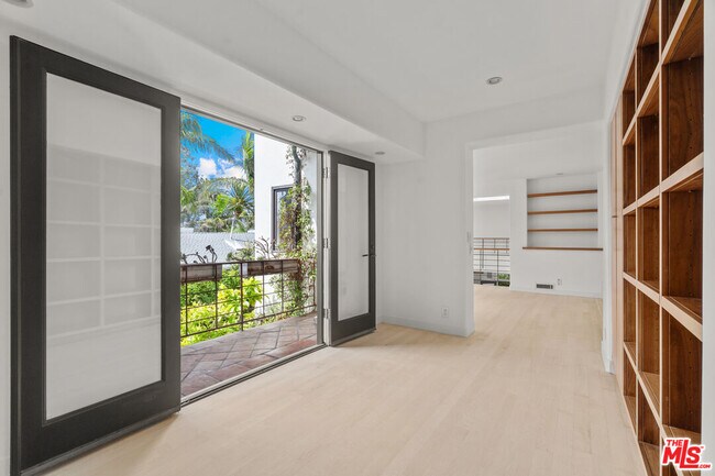 Building Photo - 524 Altair Pl