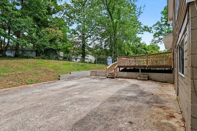 Building Photo - 2642 Hatfield Cir SE